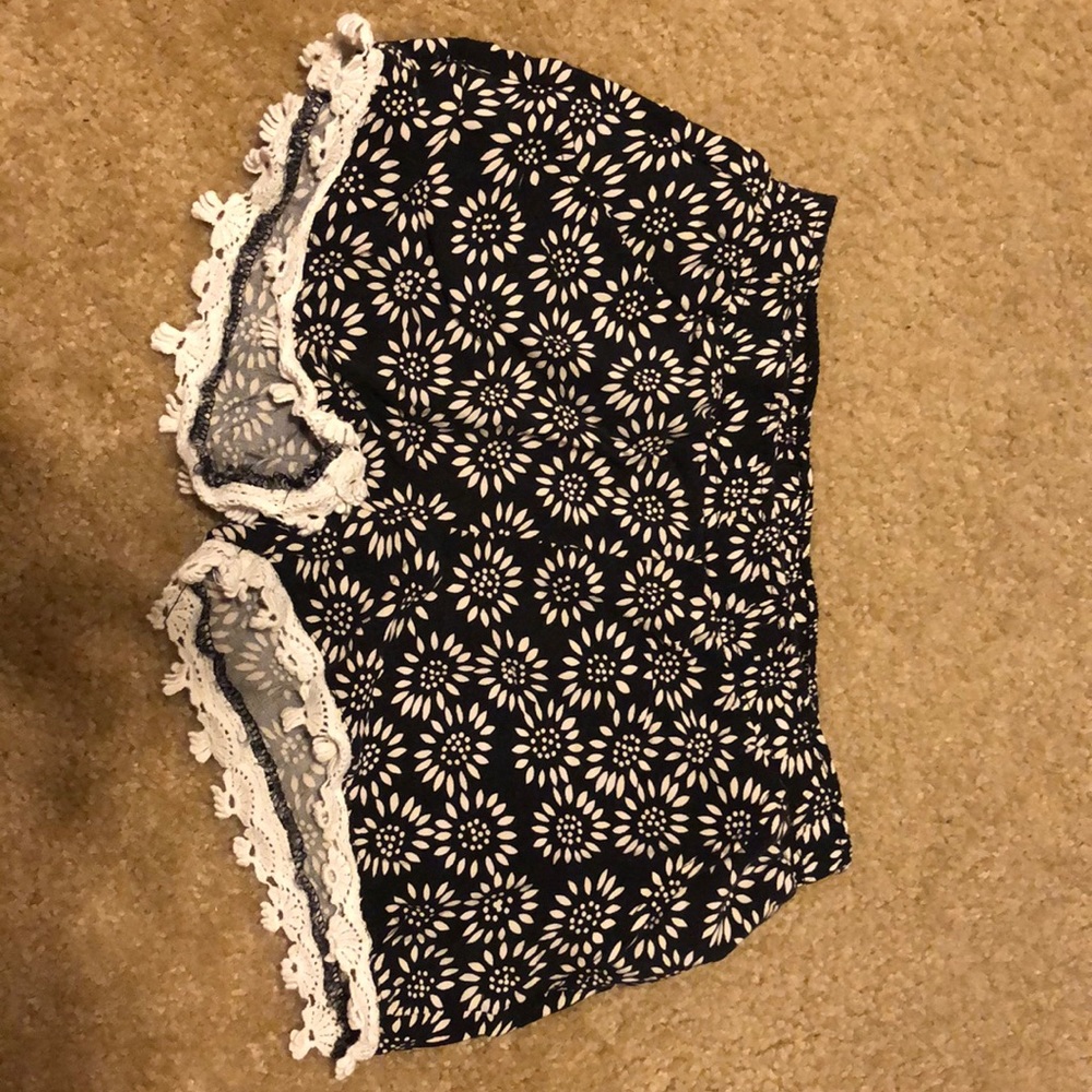 Black and white flower youth shorts